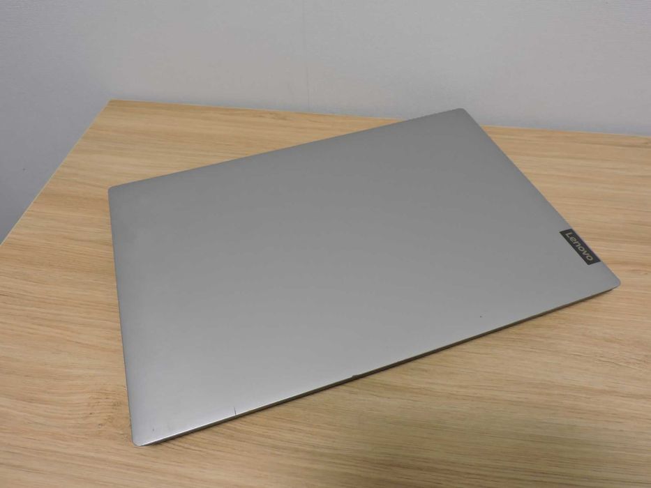 Lenovo Ideapad L340-17API/17.3"/Ryzen 5 3500U/16GB/256GB/Vega/