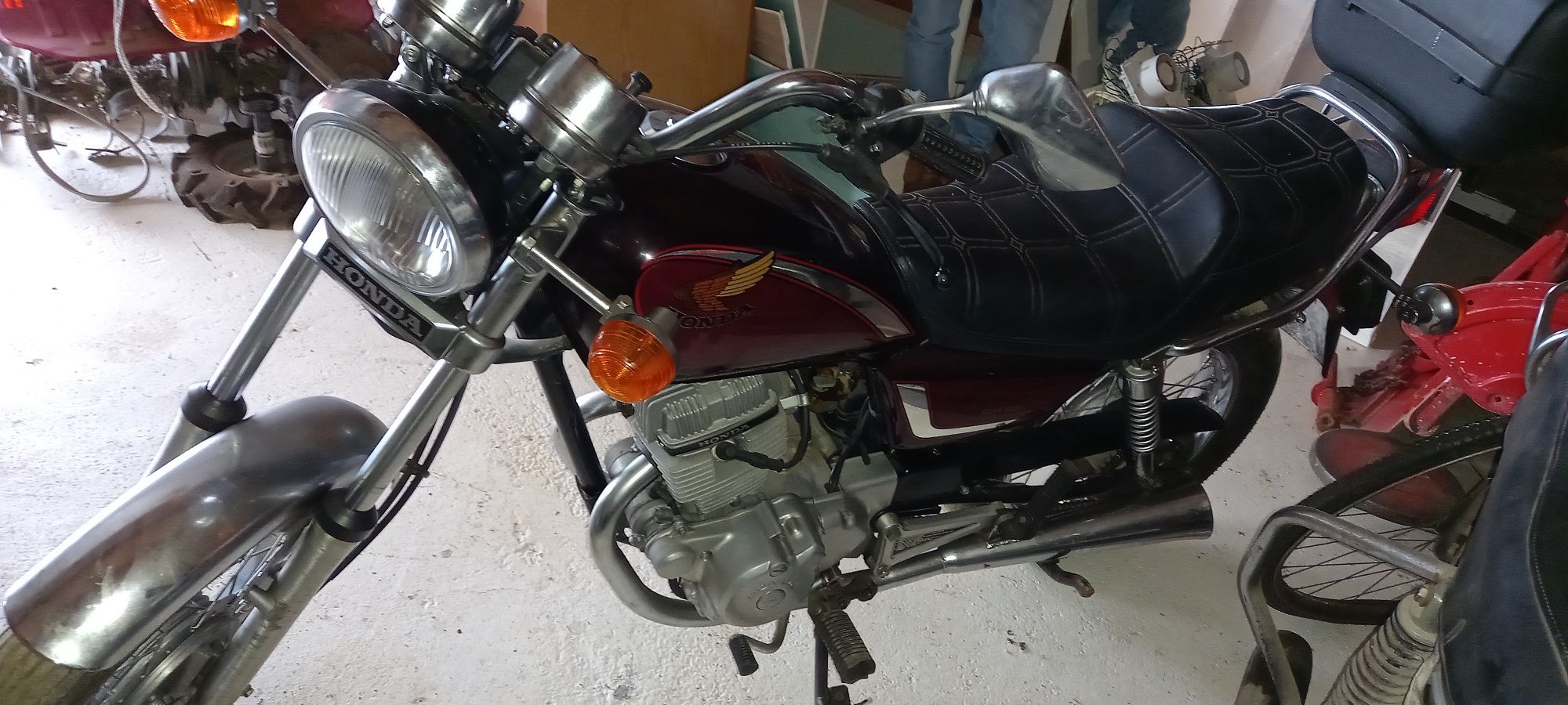 Vendo 2 motas Honda CM 125 C