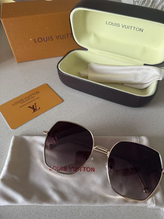 Oculos de Sol LV