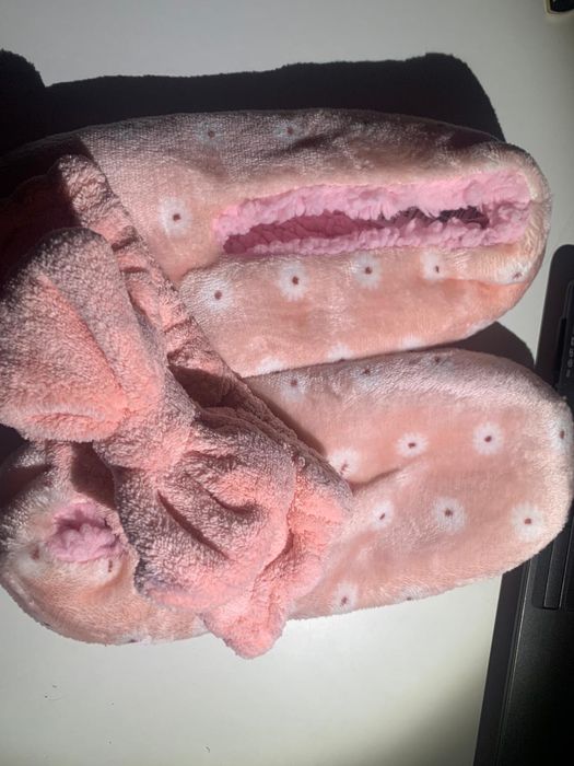 conjunto de pantufas e fita para sikn care