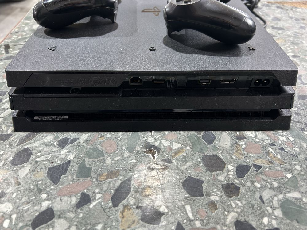 Ігрова приставка SONY Play Station 4 PRO 1Т