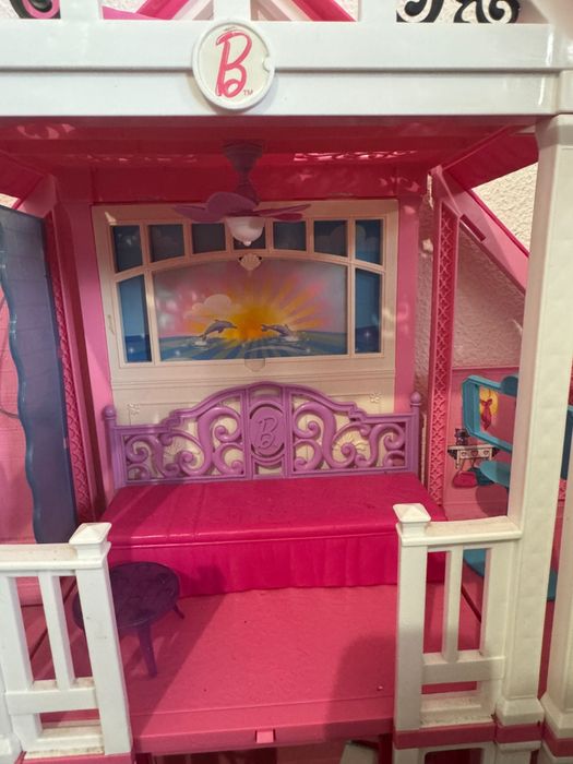 Casa da barbie completa com carro