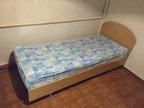 Продам кровать с матрасом