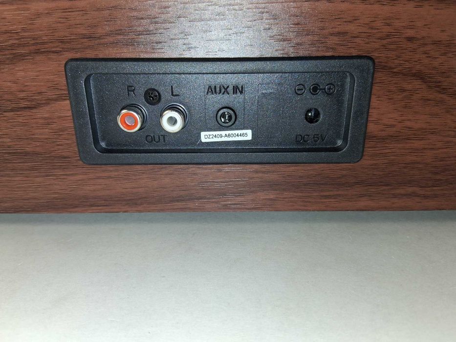 C219 Odtwarzacz Turbntable A6 Retro Audio Player z Głośnikami i USB