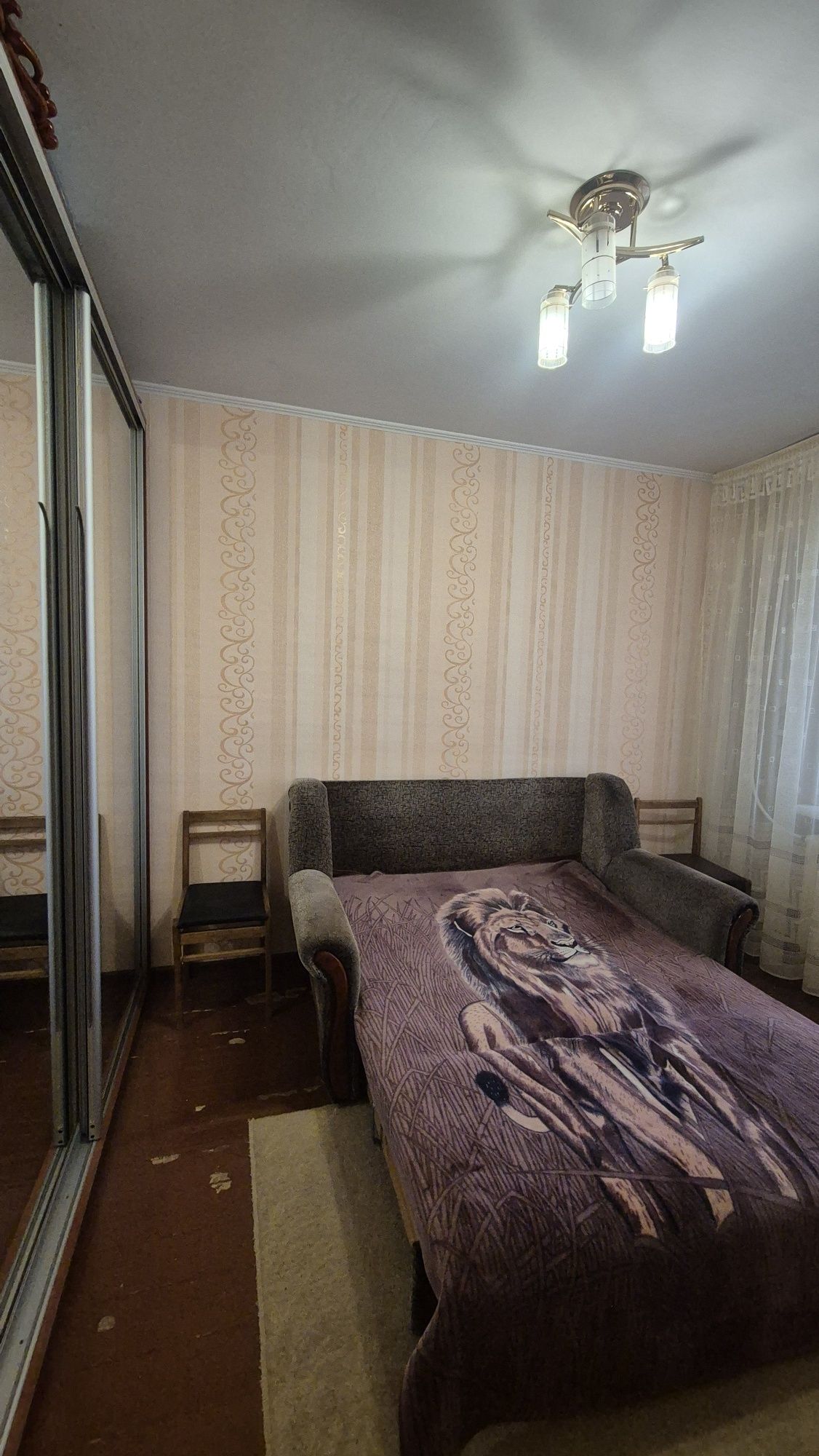 Продам двокімнатну квартиру (сел.Зарічне)