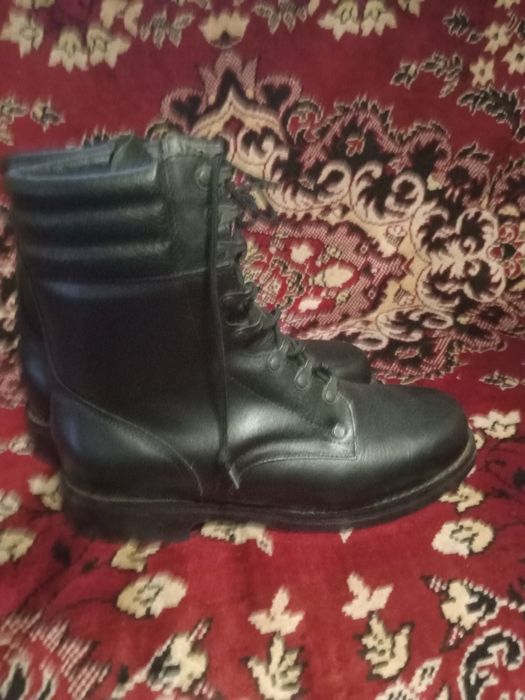 Берцы кожані нові !