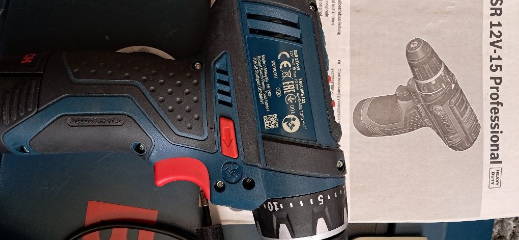 BOSCH GSR V12-15 +gba12v 2.0ah +gal 12v-40 Новий з Європи