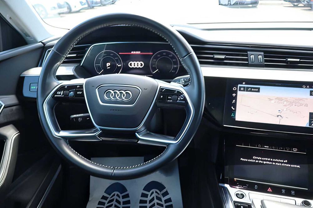 Audi e-tron Sportback quattro      2021