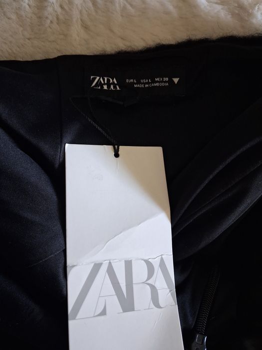 Czarny sweterkowy crop top rozmiar L.  Zara