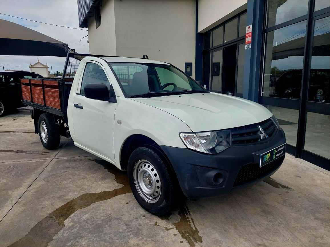 Mitsubishi L200 2.5 DI-D 4x2 / 3 Lugares