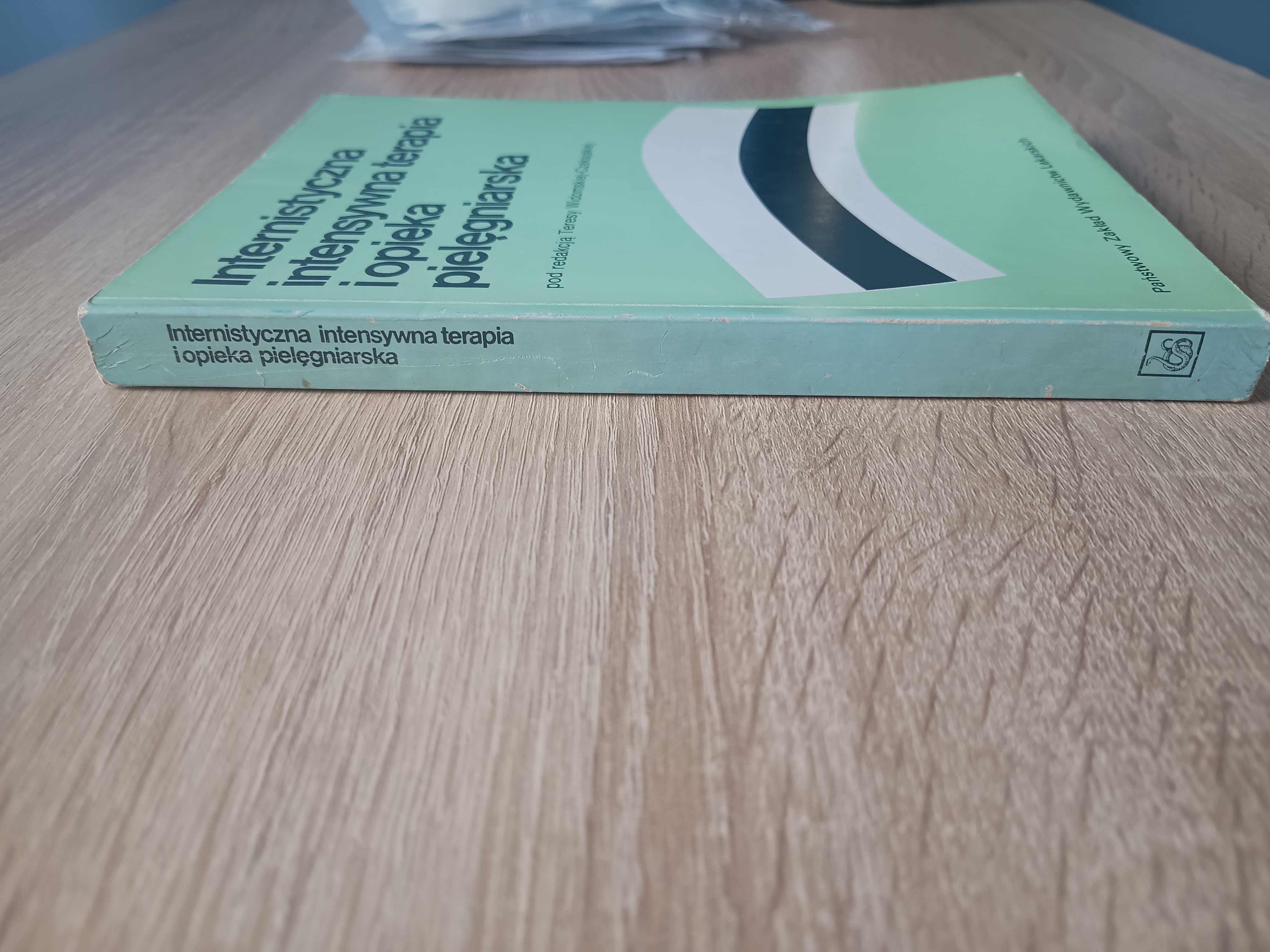 Internistyczna intensywna terapia i opieka pielęgniarska, T. Czekajska