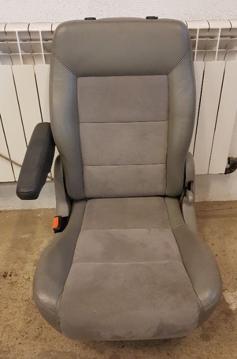 Fotel prawy tylny tył skóra + alcantara szary/siwy VW SHARAN 7M