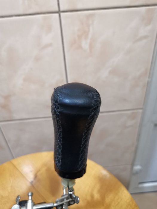 Продам чехол и ручку кпп на Skoda Шкода Тур.