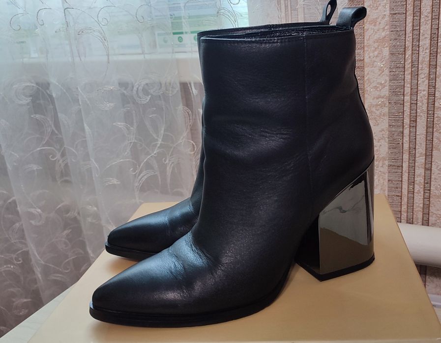 Продам ботильйони Estro