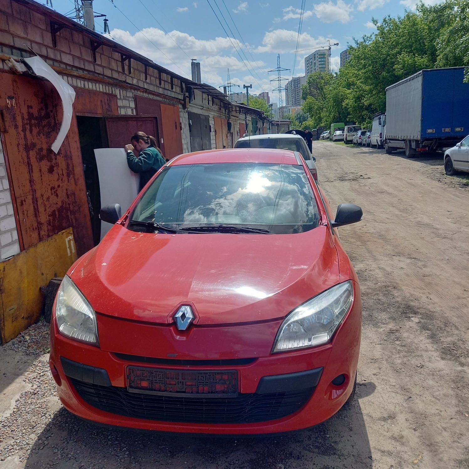 Разборка шрот Renault Megan капот дверь бампер фара стоп стекло ляда