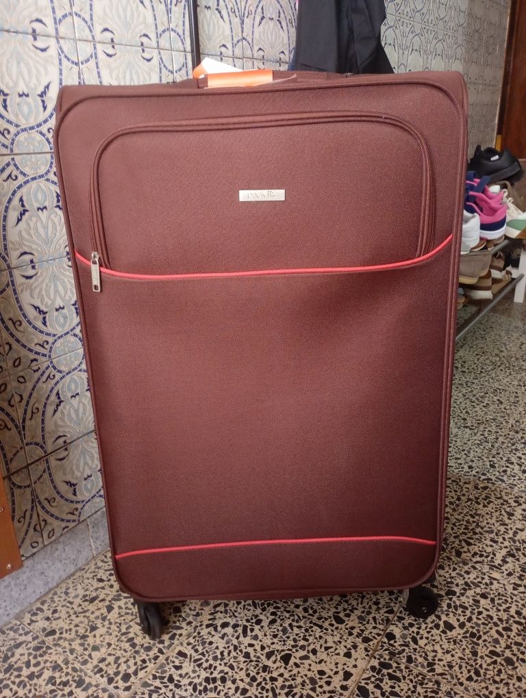 40€ Mala grande de viagem com rodas e código