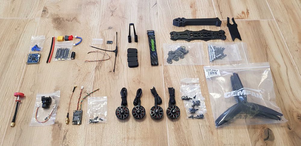 FPV квадрокоптер 7 дюймів - ПК  F405, двигуни 2807-1300kV