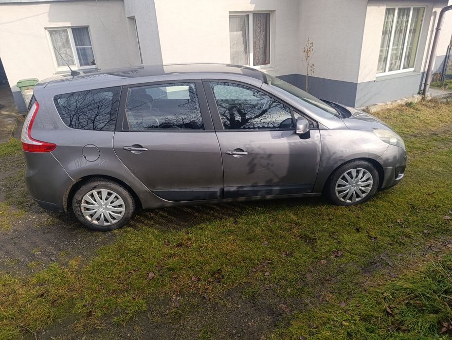 Продам renault grand scenic 2010 1.9 dci