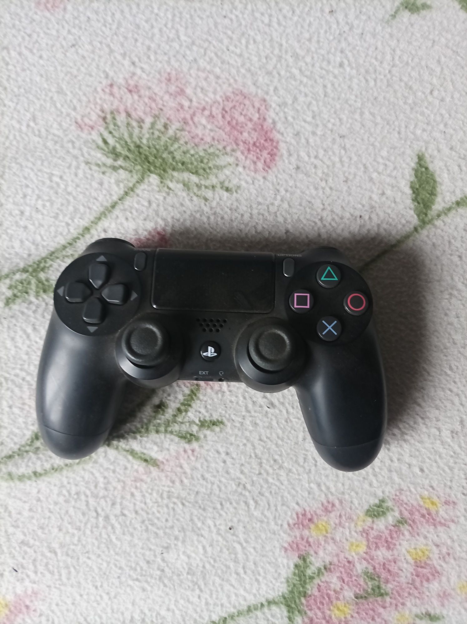 Konsola PlayStation 4 slim