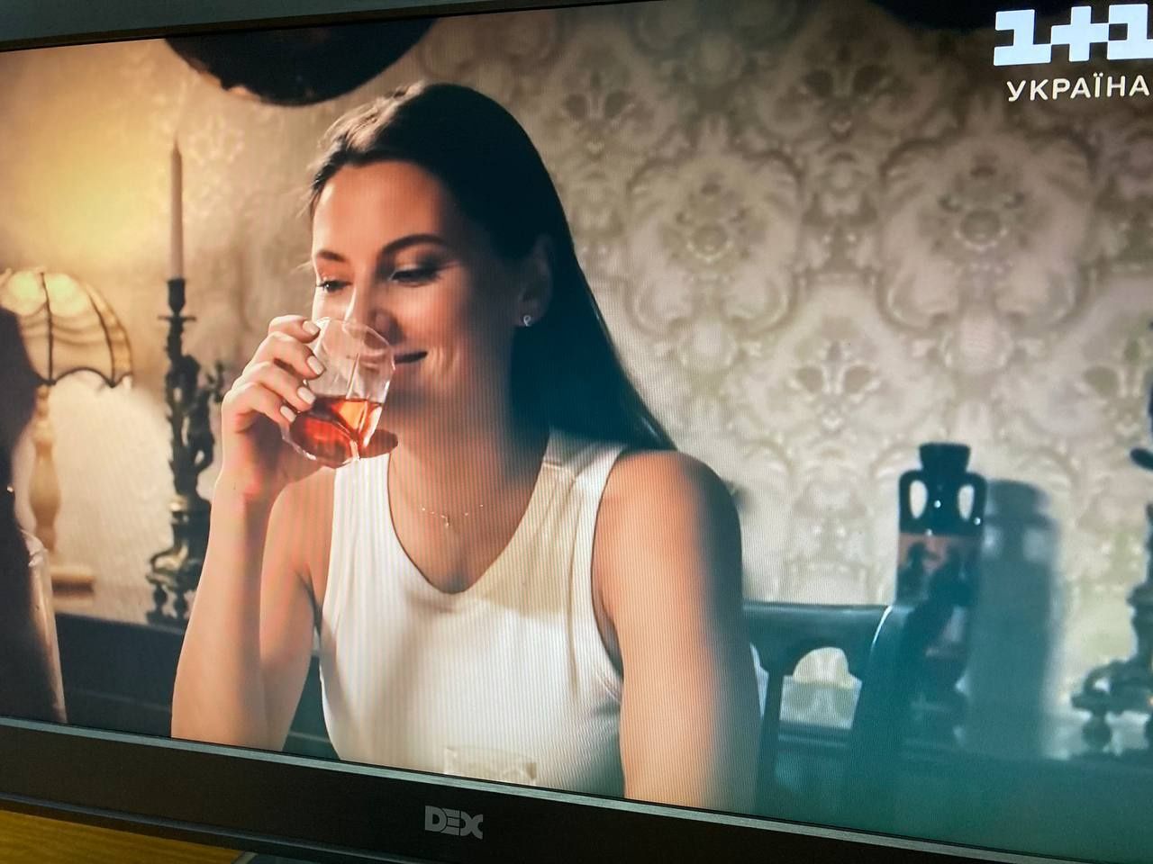 Телевізор DEX 24" USB + SmartTV iNext TV 5 Android 10