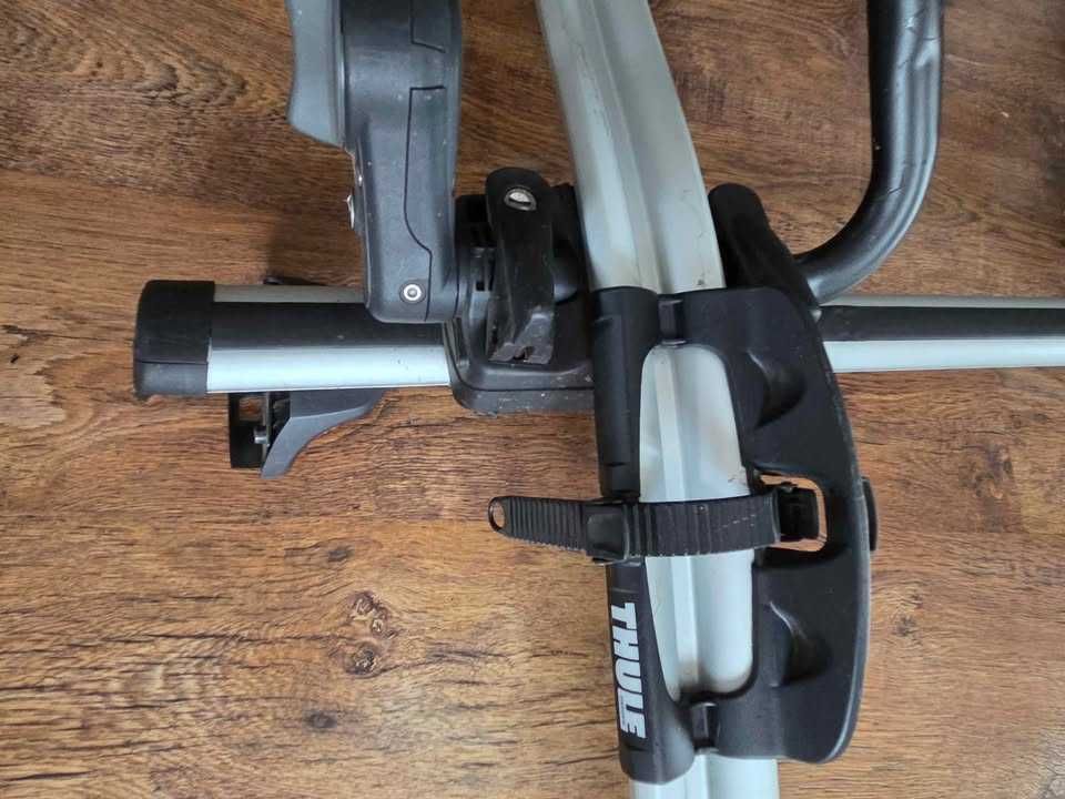 Bagażnik rowerowy na dach Thule ProRide 598 + belki Thule WingBar Edge