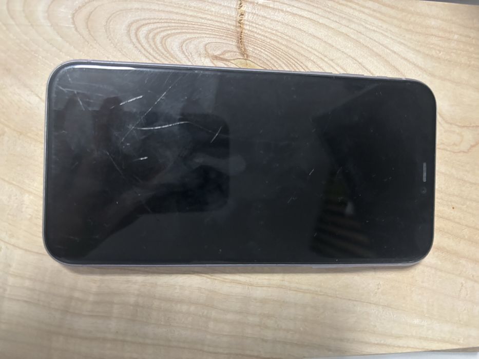 Iphone 11 stan idealny