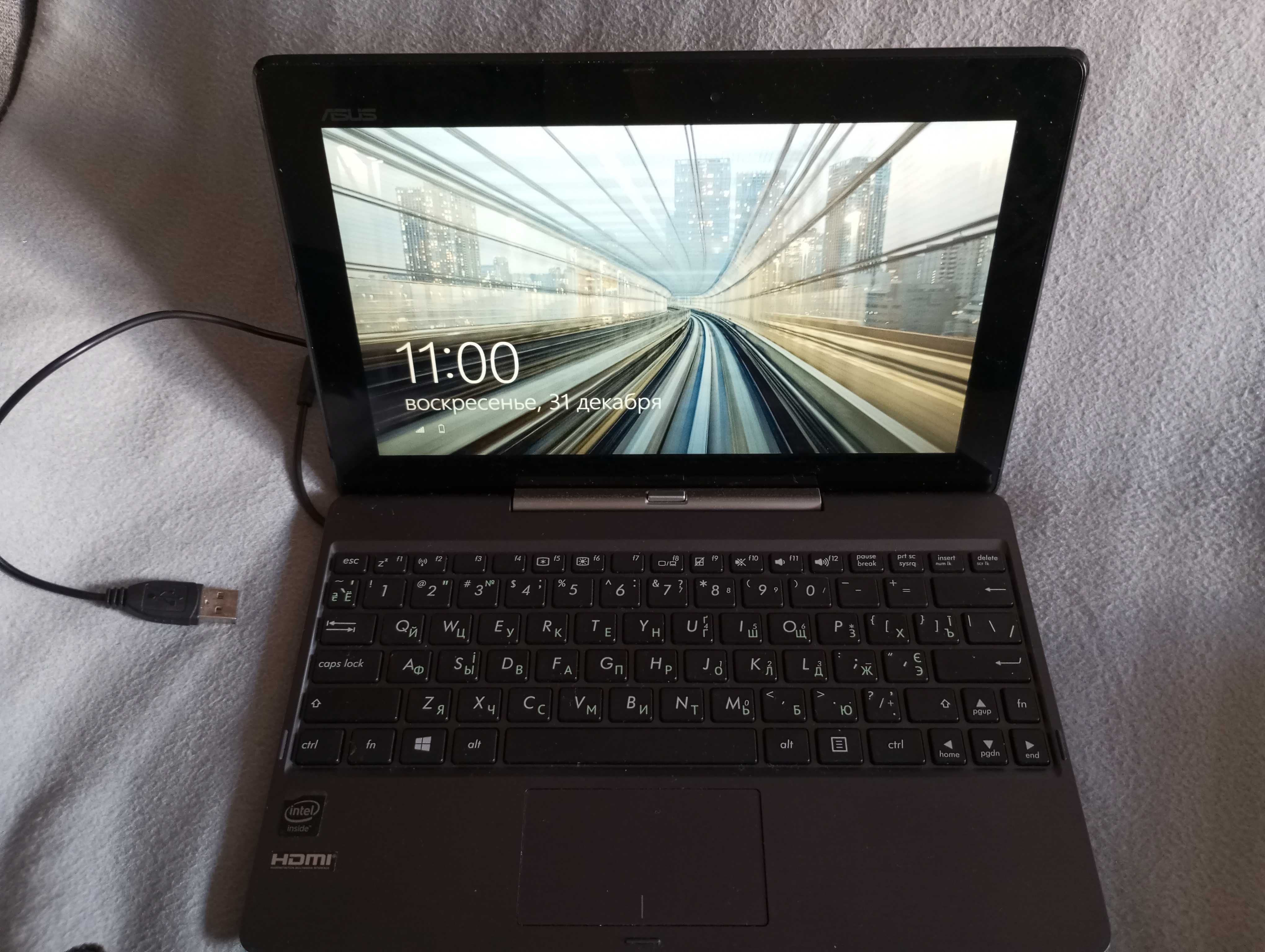 Ноутбук- планшет трансформер ASUS Transformer Book T100TAM