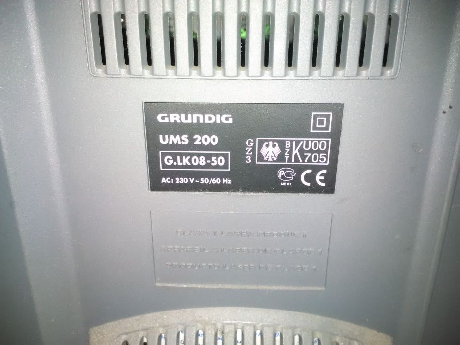 Aparelhagem Grundig c/ duas colunas