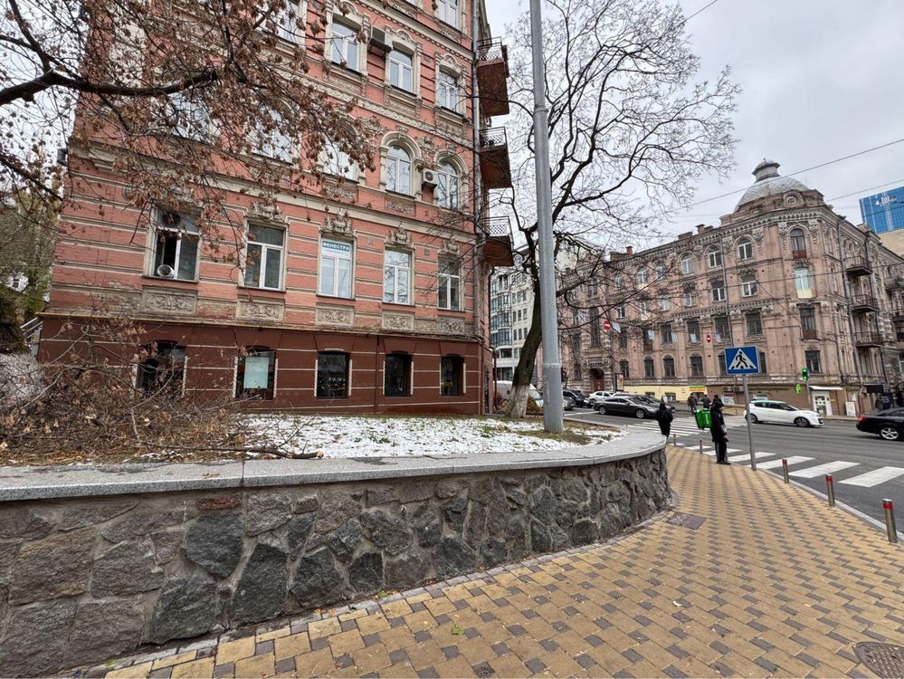 Фасадне приміщення Ресторан 317 м2, вул. Саксаганського, 84/86, Центр