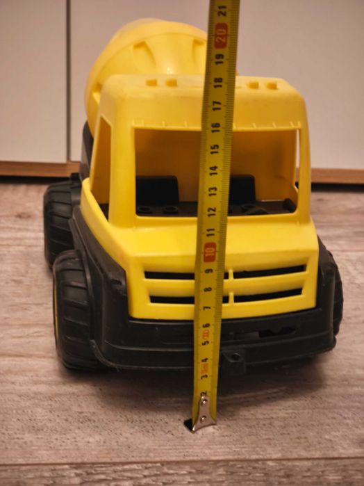 Samochodzik betoniarka