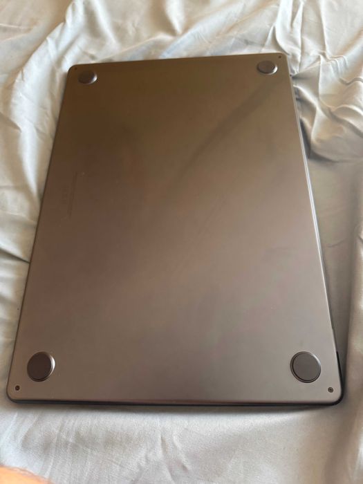 MacBook Air 15” M3 (2024) | 24GB RAM | 512GB SSD | Bateria 94%