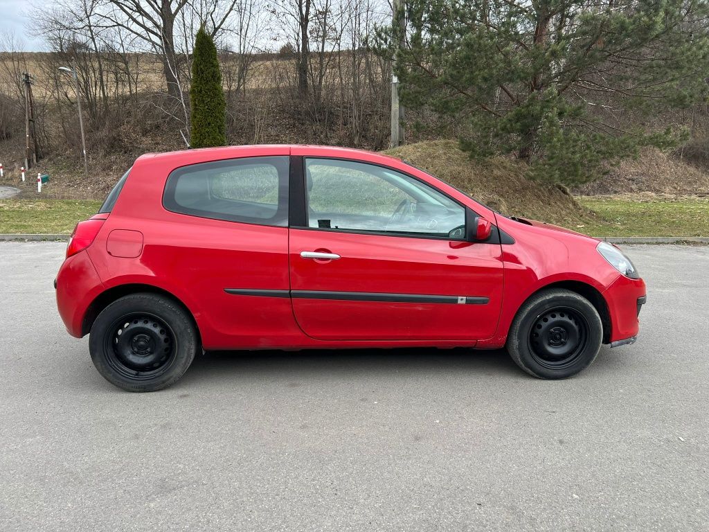 Renault Clio 3.   1.6 benzyna ISOFIX