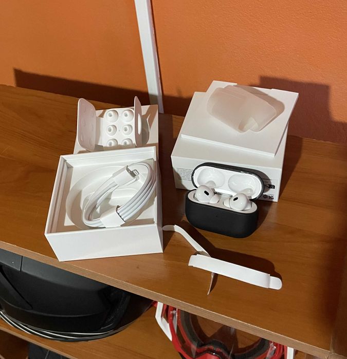 Apple AirPods Pro 2 (Gen 2)