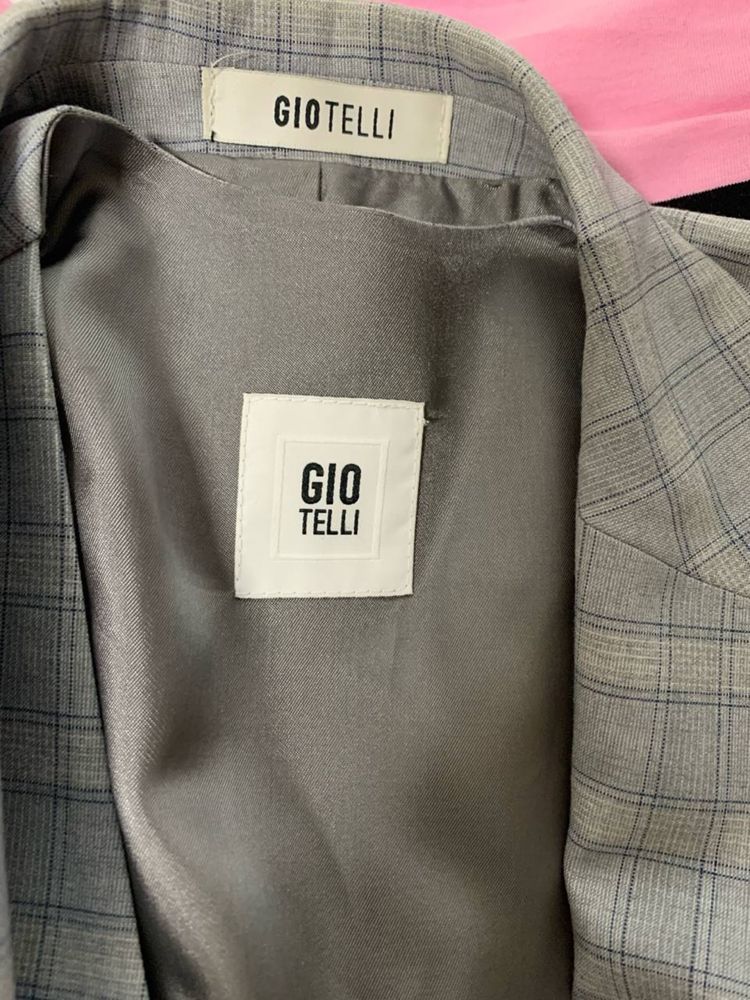 Продам чоловічий костюм трійка Giotelli