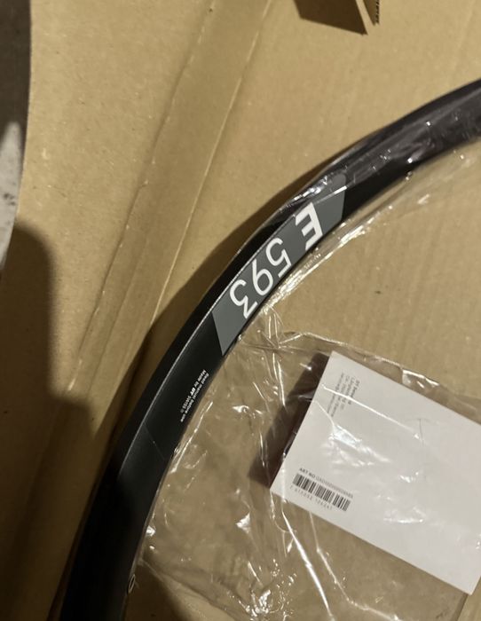 NOWE 2szt Obrecze Dt Swiss E593 27,5 cena za dwie obrecze