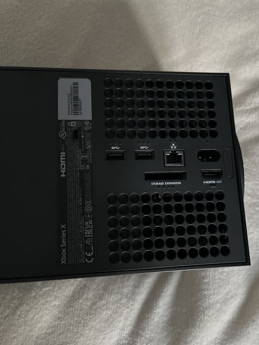 Xbox series X + pad + ładowarka