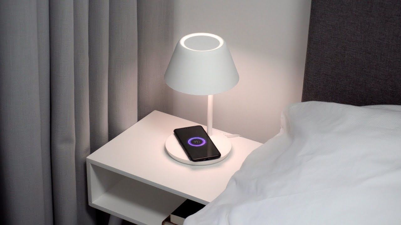 Розумна лампа + бездротова зарядка Xiaomi Yeelight Staria Bedside Lamp