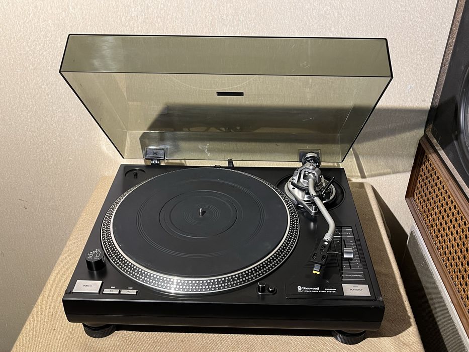 Качественный проигрыватель винила SHERWOOD PM-9800 (BELT DRIVE)