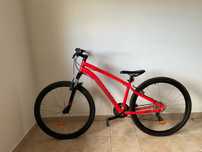 Bicicleta vermelha todo o terreno Rockrider ST 100 BTWIN