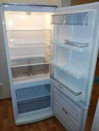 Холодильник Атлант (працює тільки морозильна камера)
