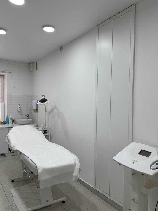 Запускайте Ваш успішний бізнес в ЦЕНТРі міста! Супер локація, ремонт!