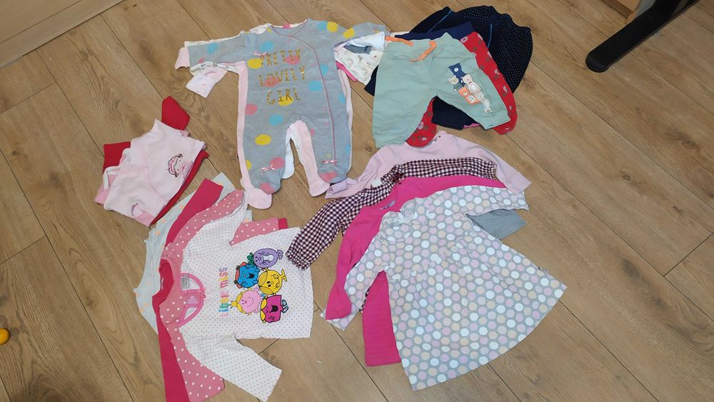 mega paka 0-3 miesiące dla dziewczynki
rozmiar 62 68 23 szt.