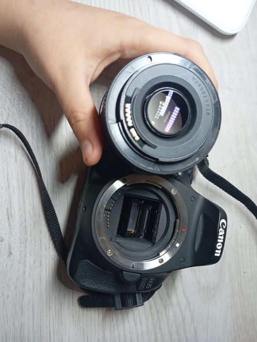 Кенон есос 600 д