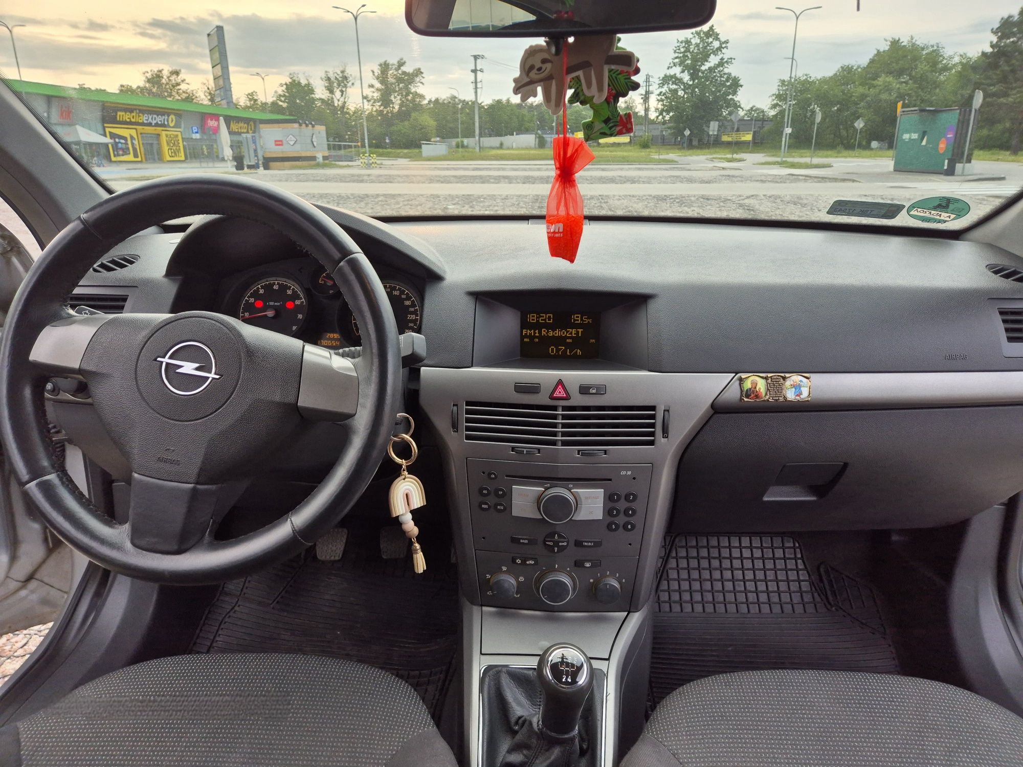 Opel Astra H 1,4 2004 Hak