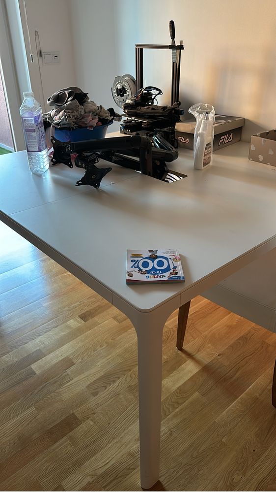Secretária escritorio 140cm * 140cm