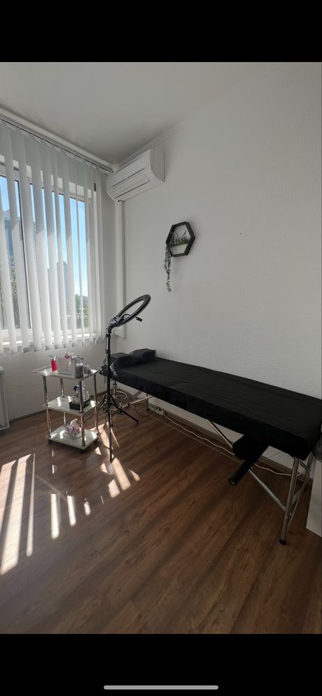 Аренда кушеткі + місце бровіста -2500грн!м.Лівобережна.