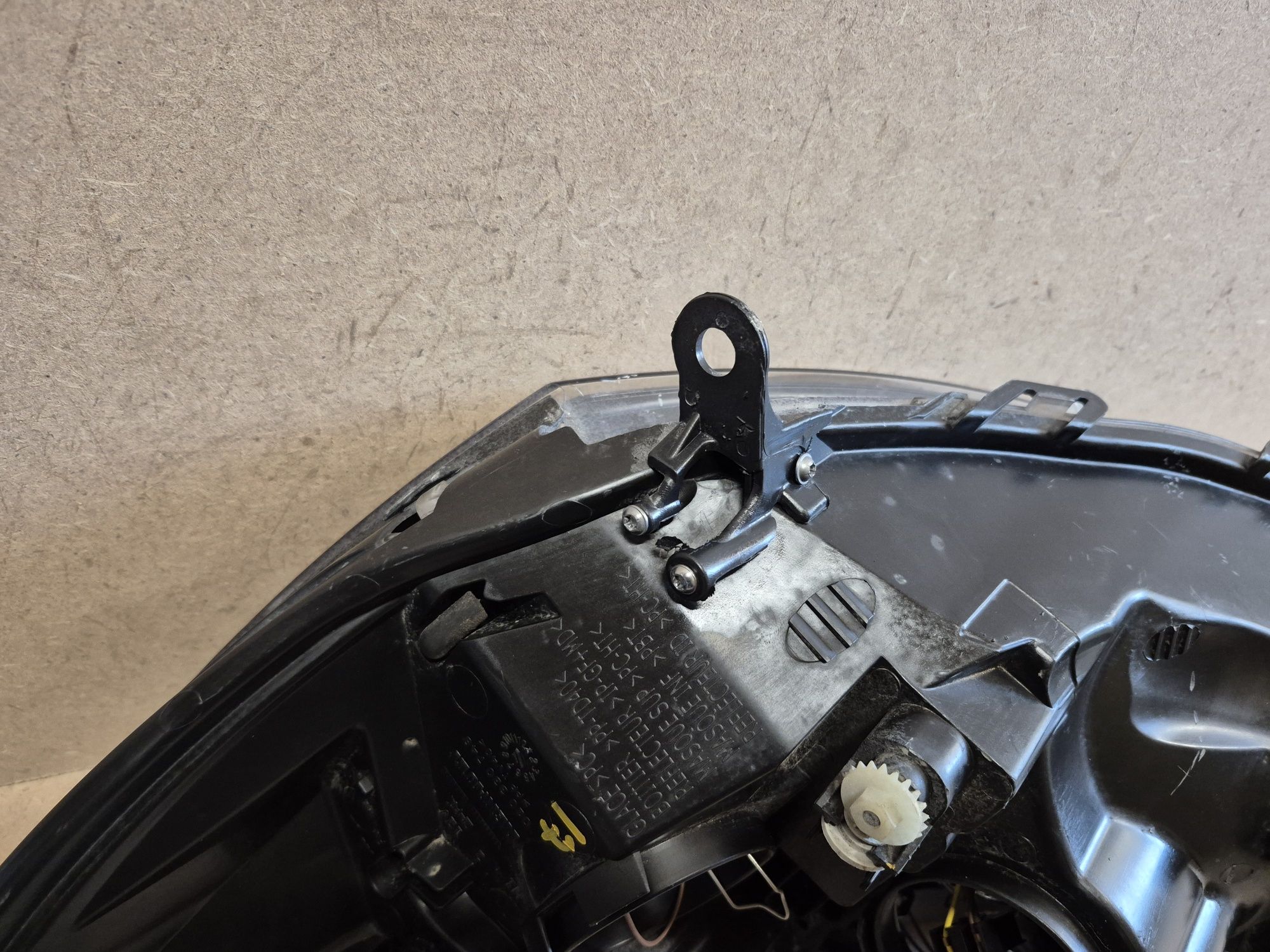 Lampa reflektor renault clio 4 prawy europa przedlift