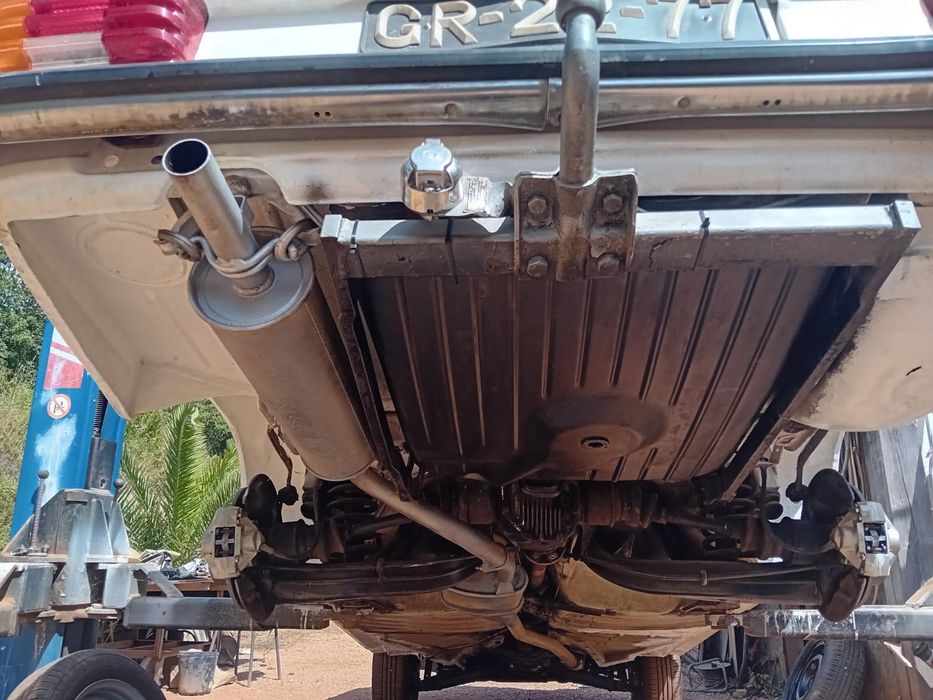 Mercedes-Benz /8 W115 220 Diesel 1979 – Restaurado