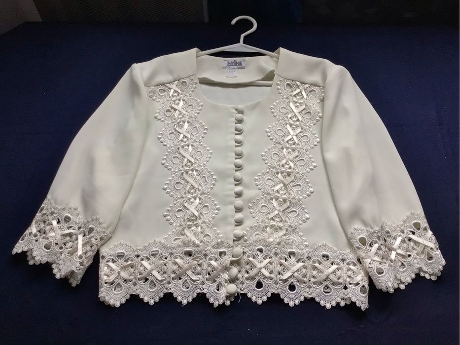 Блузка, світло-жовтого ніжного кольору,