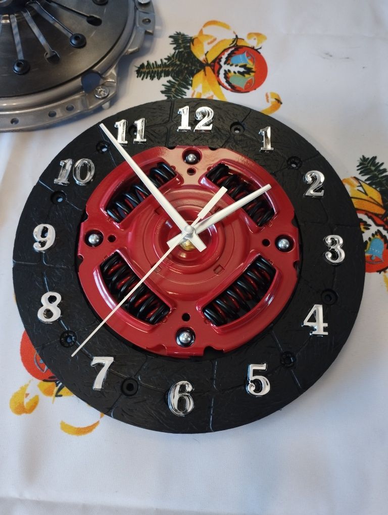 Zegar handmade z tarczy sprzęgła